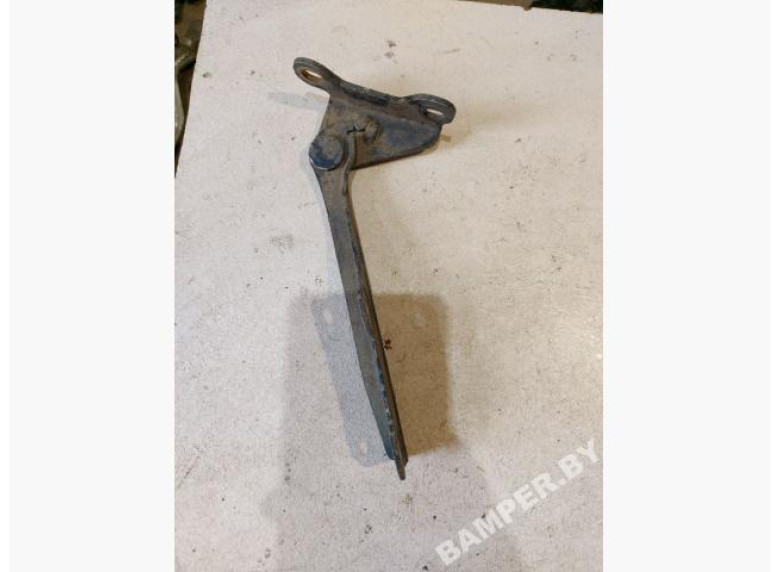 Петля капота правая к Mitsubishi Carisma, 2000г.