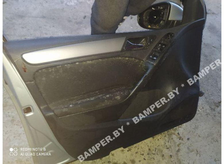 Обшивка двери передней левой (дверная карта) к Volkswagen Golf, 2010г.