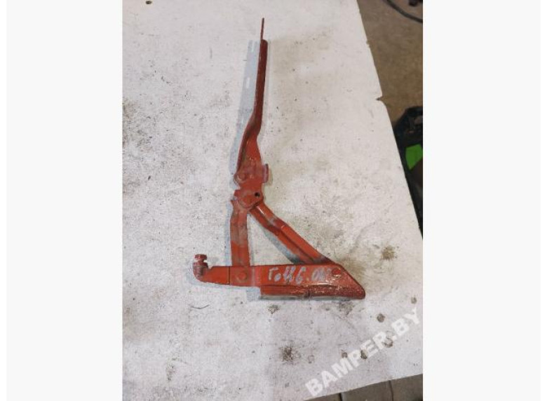 Петля капота левая к Volkswagen Golf, 2005г.