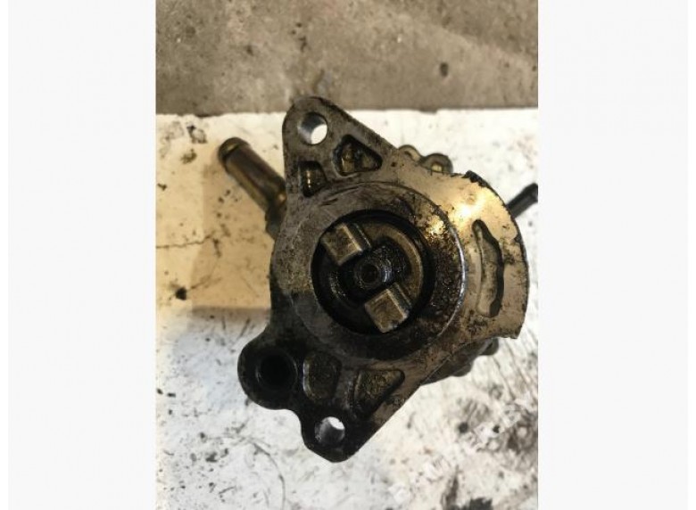 Насос вакуумный к Toyota Avensis