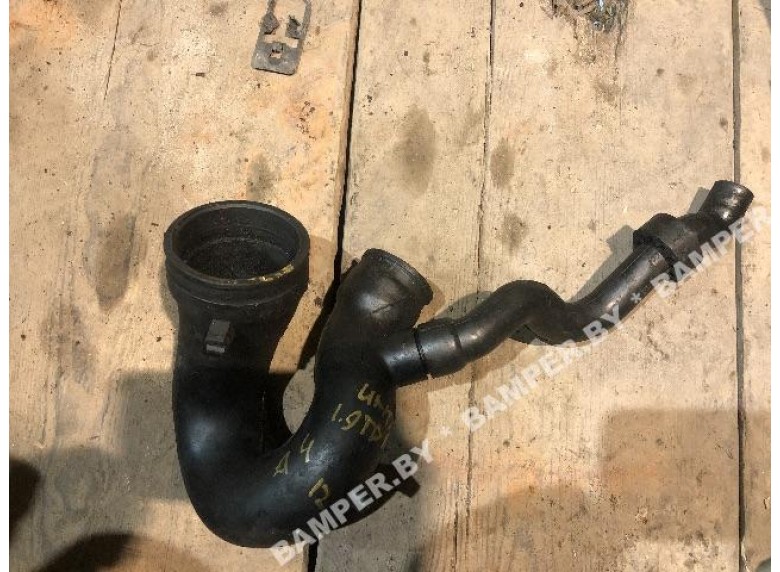 Патрубок интеркулера к Audi A4