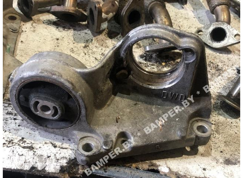 Кронштейн полуоси к Citroen C8, 2002г.