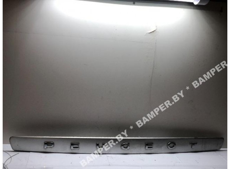 Накладка подсветки номера к Peugeot 308