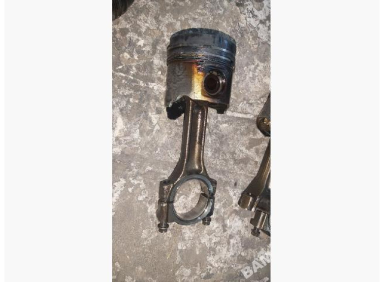 Шатун к Renault Trafic, 2004г.