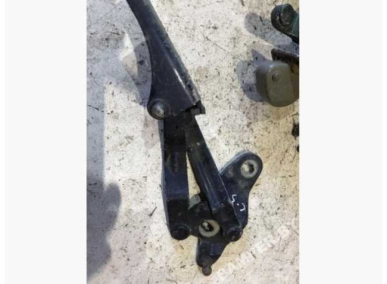 Петля крышки багажника к Volkswagen Golf, 1996г.