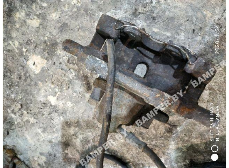 Суппорт передний левый к Volkswagen Sharan, 1998г.