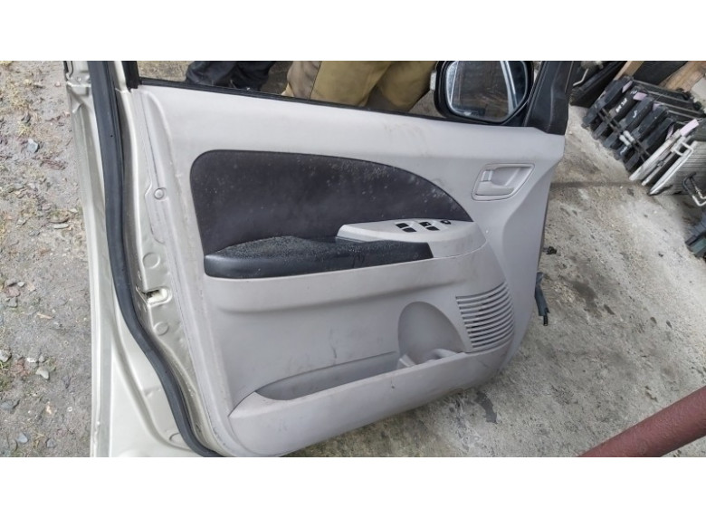 Обшивка двери (дверная карта) комплект к Mitsubishi Grandis, 2005г.