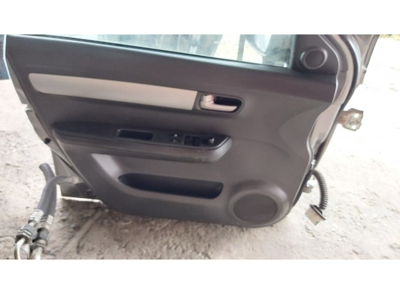 Обшивка двери (дверная карта) комплект к Suzuki Swift, 2007г.