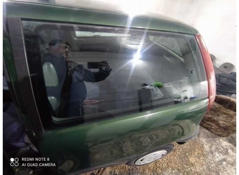 Стекло кузовное боковое левое к Fiat Punto, 1996г.