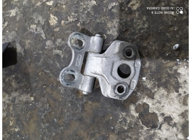 Петля двери передней левой к Mercedes E W210