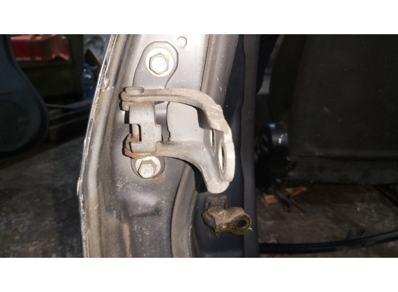 Петля двери передней правой к Acura TSX, 2003г.