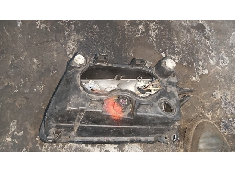 Фара правая к Volkswagen Polo, 1998г.