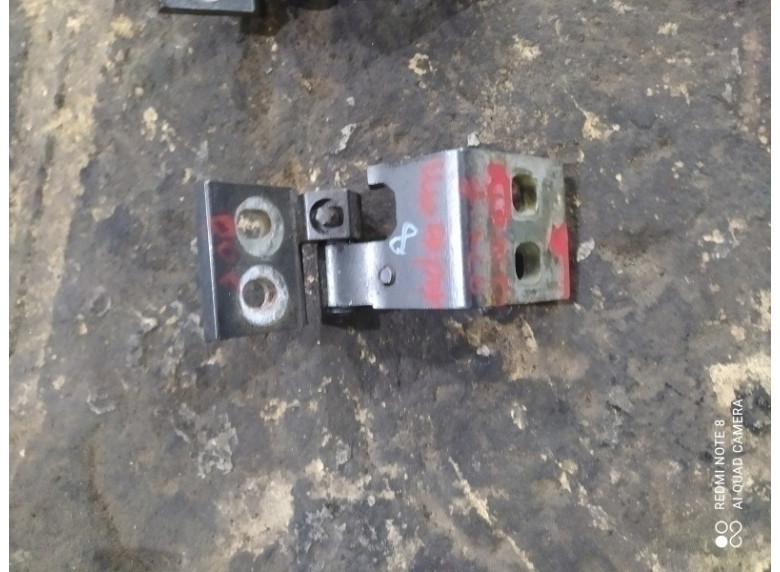 Петля двери задней левой к Renault Safrane, 1999г.