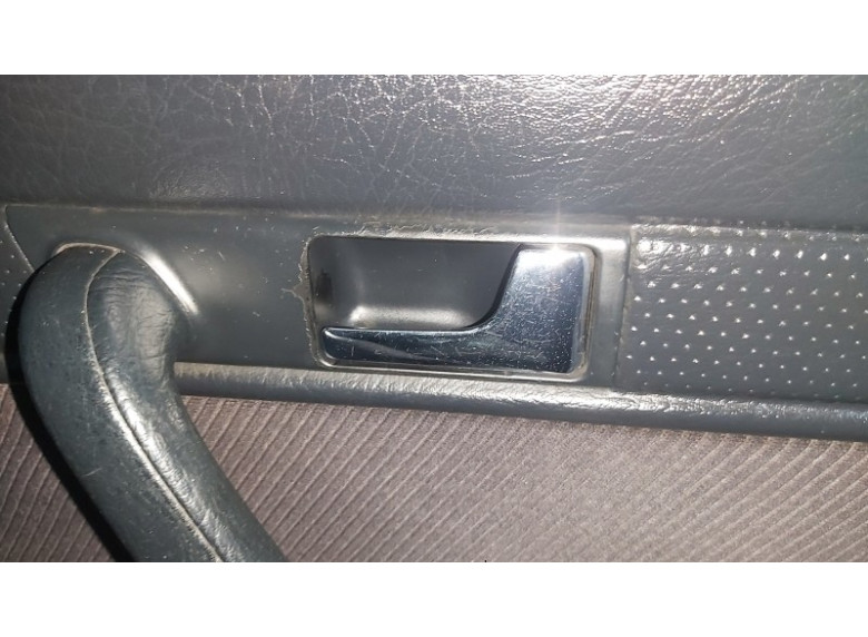 Ручка внутренняя задняя правая к Audi 100, 1993г.