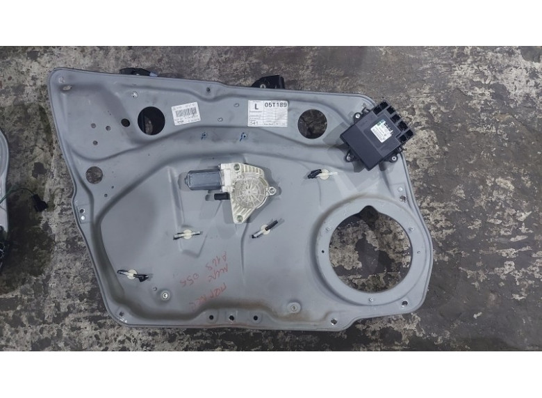 Стеклоподъемник электрический передний левый к Mercedes A W169, 2005г.