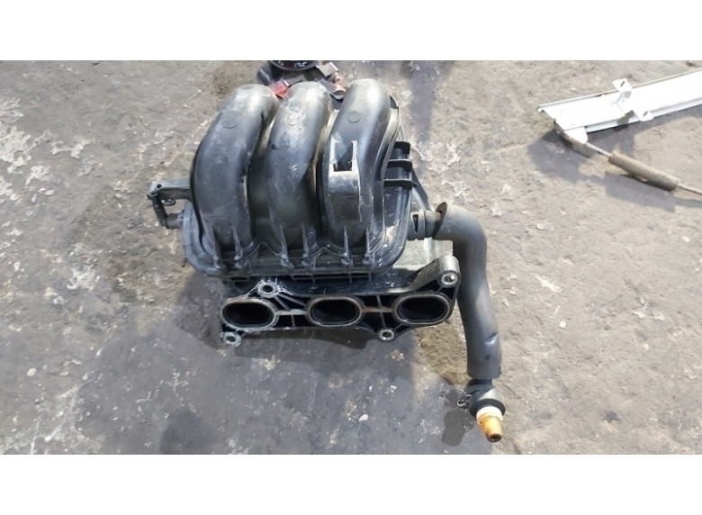 Коллектор впускной к Citroen C1, 2012г.