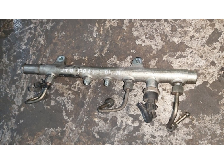 Топливная рампа к Топливная рампа к Volvo V40 2002 г. V40