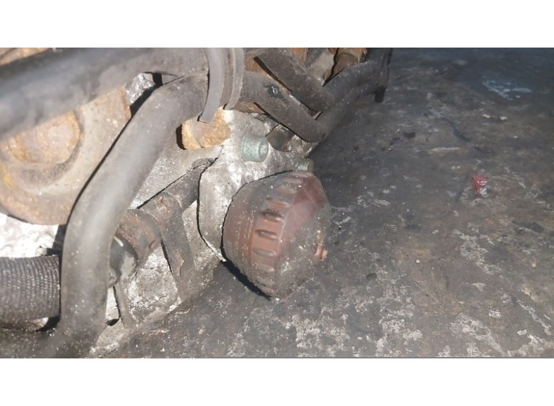 Подушка крепления двигателя к Audi A6, 2003г.