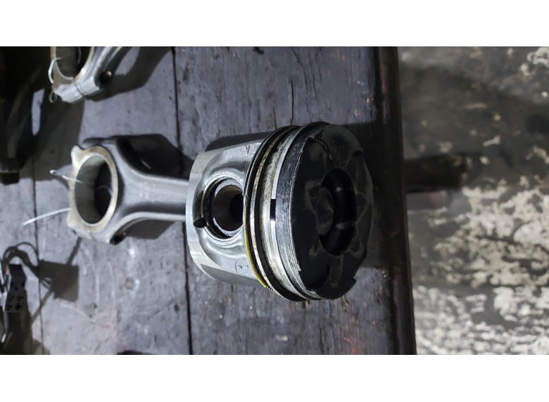 Поршень к Mercedes G