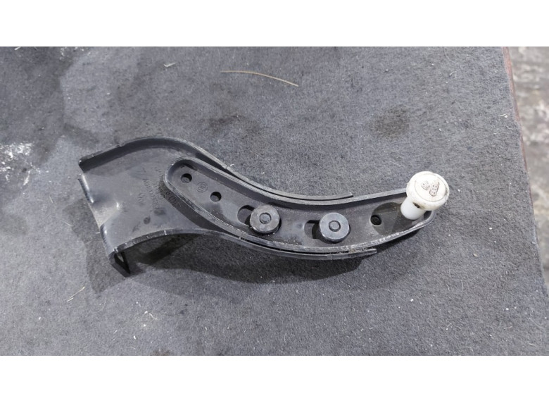 Ролик двери сдвижной к Volkswagen Caddy, 2010г.