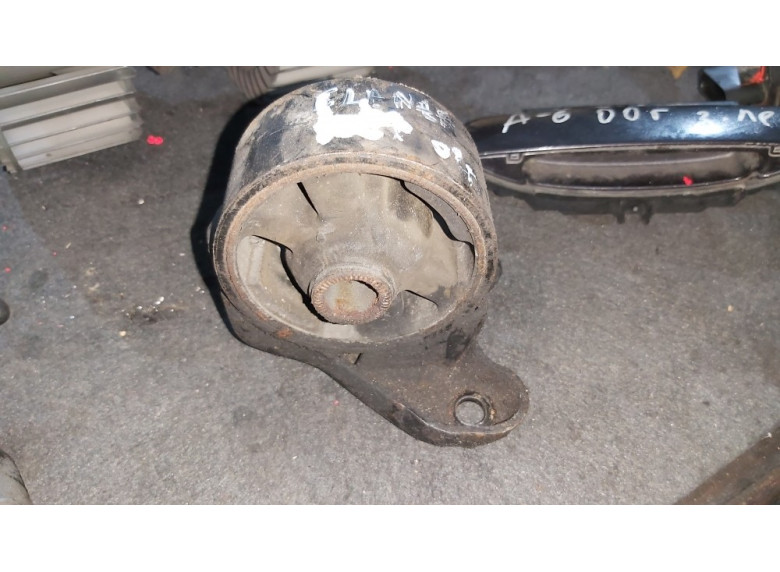 Подушка крепления КПП к Hyundai Elantra, 2002г.