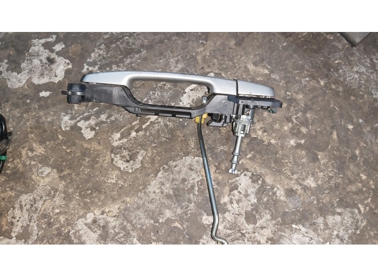 Ручка наружная передняя левая к Toyota Yaris