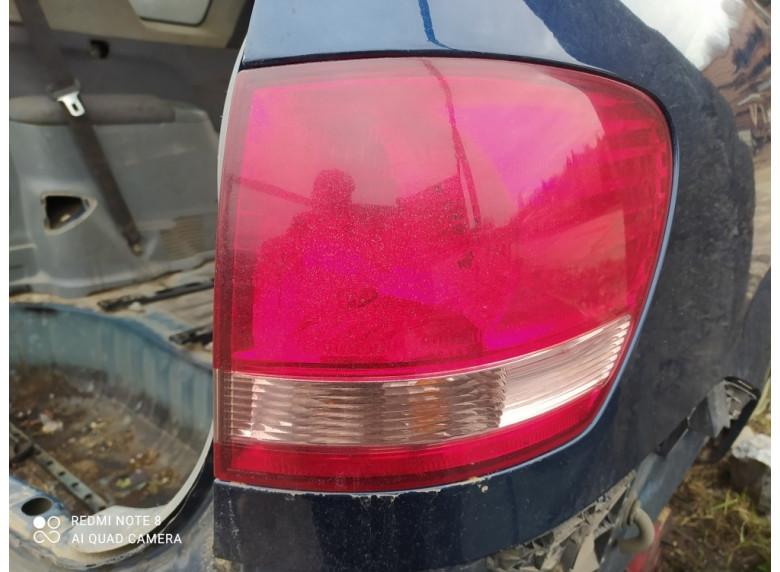 Фонарь задний правый к Toyota Avensis Verso, 2001г.
