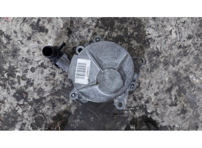 Насос вакуумный к Renault Trafic, 2009г.