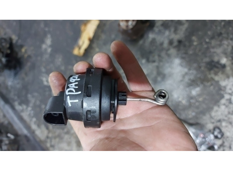 Клапан EGR к Renault Trafic, 2009г.