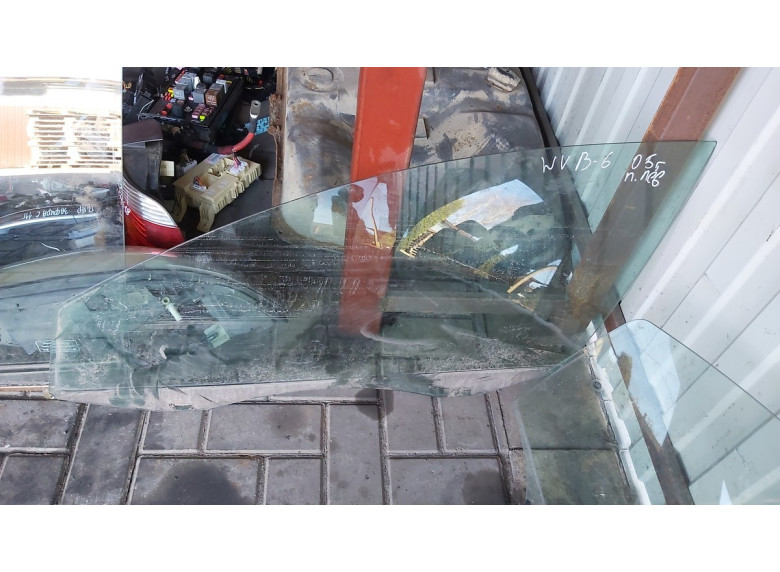 Стекло двери передней левой к Volkswagen Passat, 2006г.