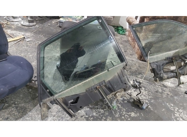 Стеклоподъемник задний правый к Audi 100, 1992г.