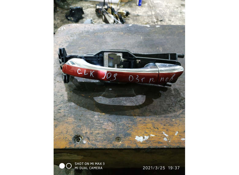 Ручка наружная передняя левая к Mercedes CLK W209, 2003г.