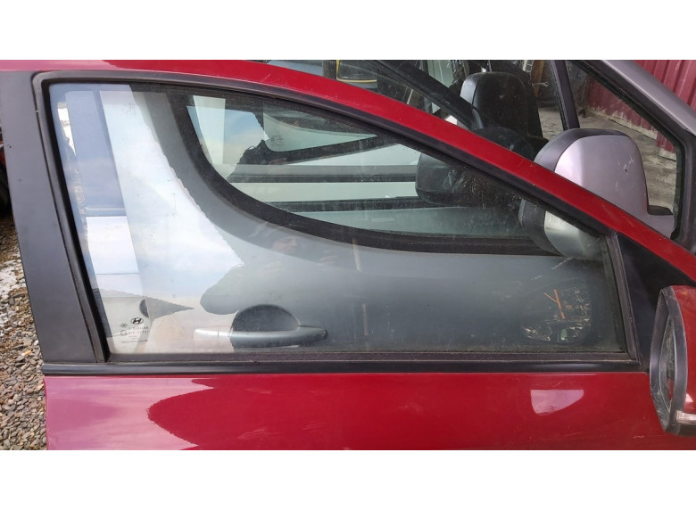 Стекло двери передней правой к Hyundai i20, 2012г.