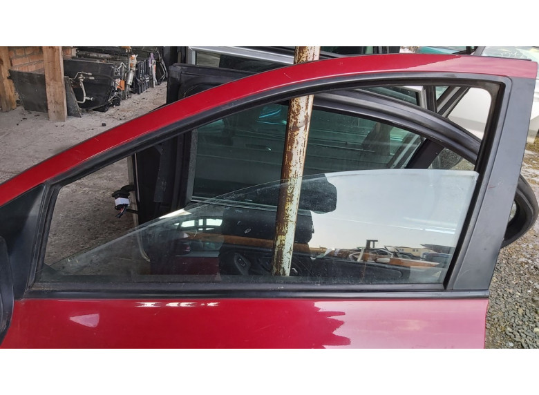 Стекло двери передней левой к Hyundai i20, 2012г.