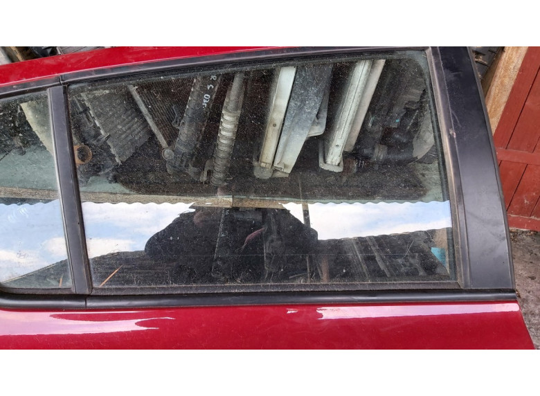 Стекло двери задней правой к Hyundai i20, 2012г.