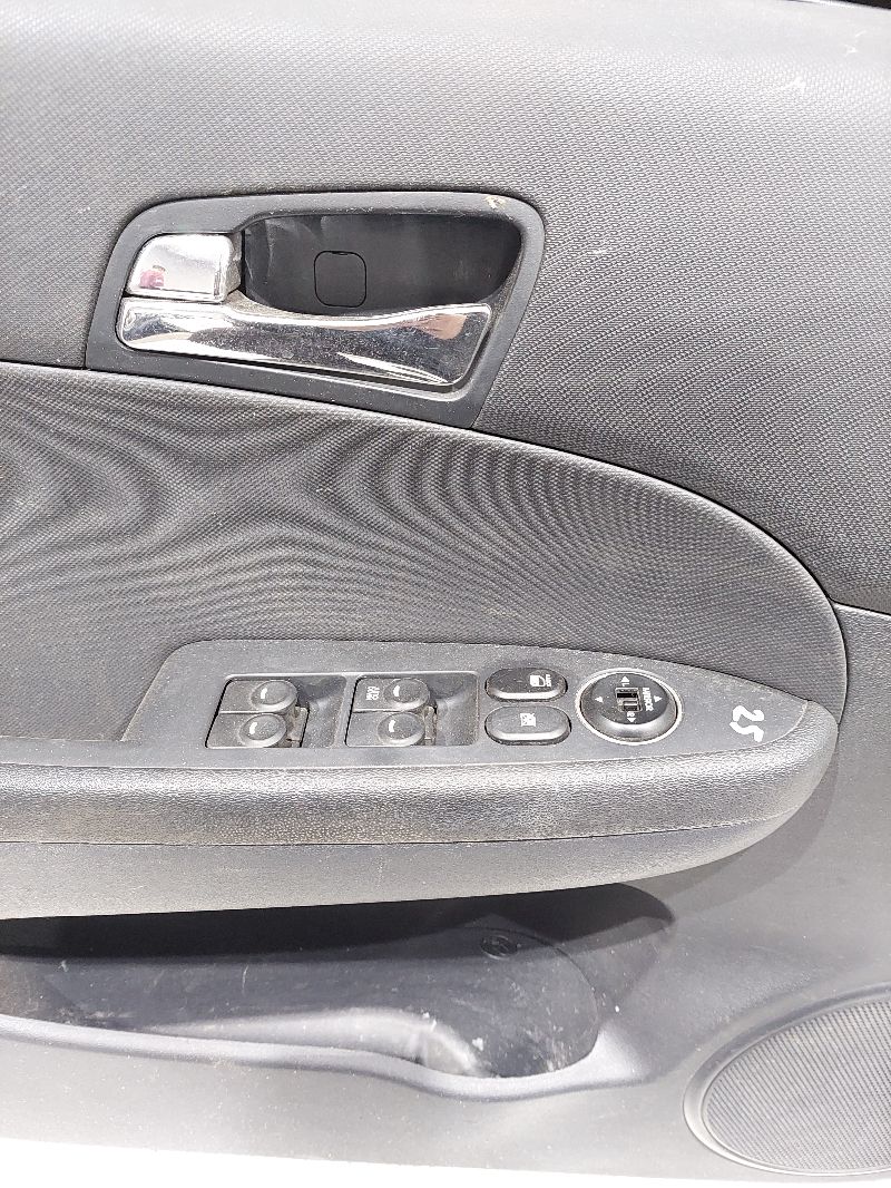 Кнопки стеклоподъемника - Hyundai i 30 (2007-2012)