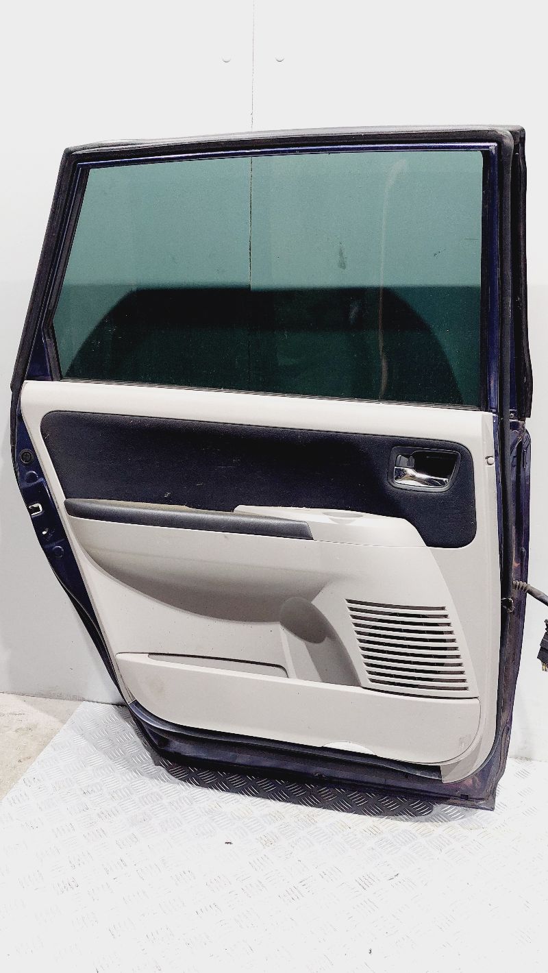 Обшивка двери (дверная карта) - Mitsubishi Grandis (2003-2010)