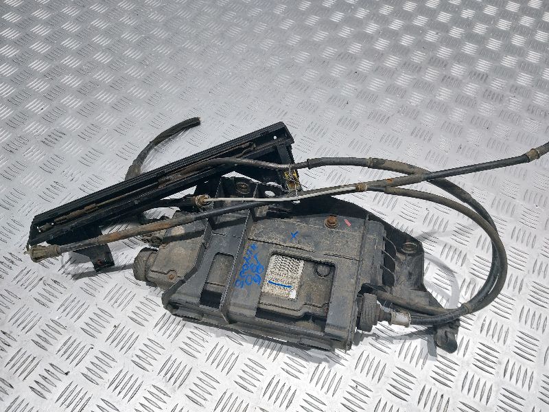 Электропривод ручного тормоза (моторчик ручника) - Renault Scenic (1996-2002)