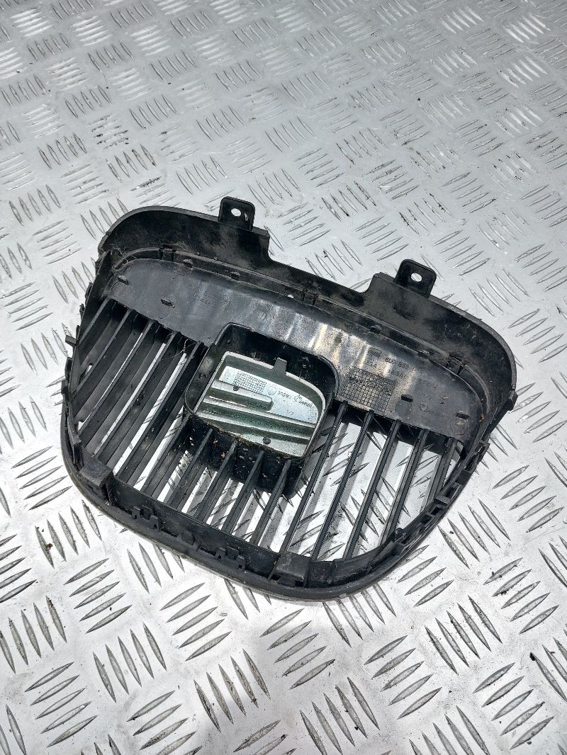 Решетка радиатора (капота) - Seat Ibiza 6L (2002-2008)