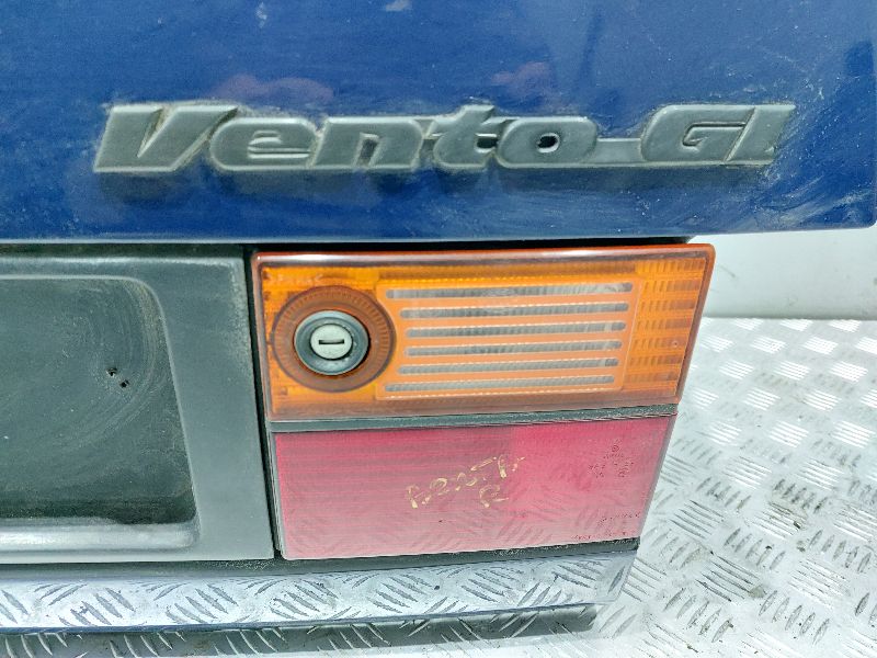 Фонарь крышки багажника - Volkswagen Vento (1991-1998)