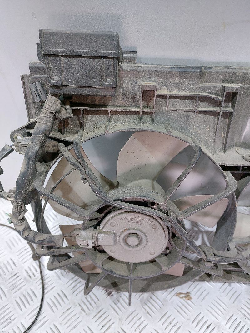 Вентилятор радиатора основного - Toyota Corolla Verso (2001-2009)