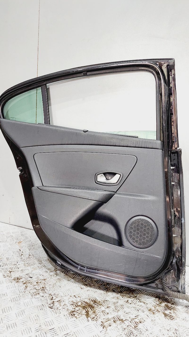Обшивка двери (дверная карта) - Renault Fluence (2009-2013)