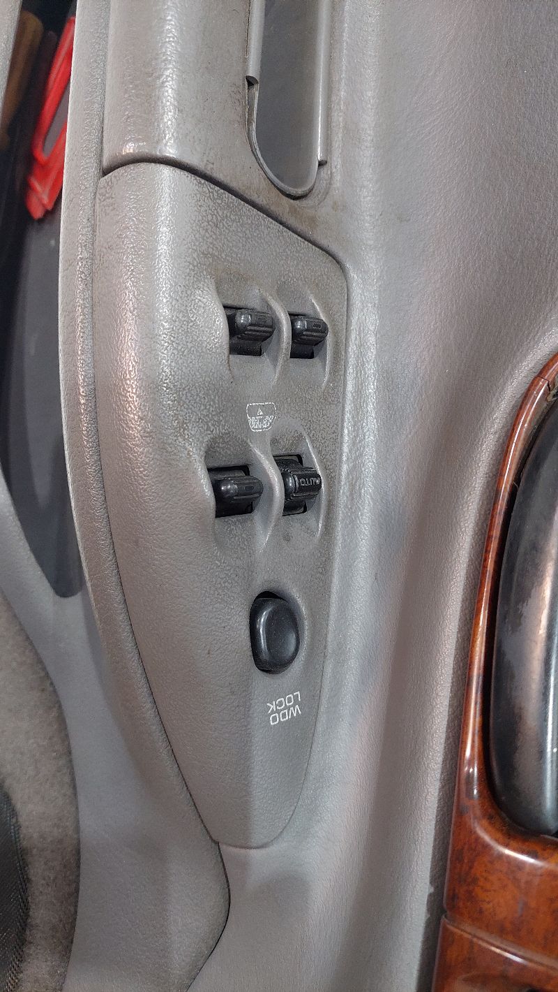 Кнопки стеклоподъемника - Chrysler Vision