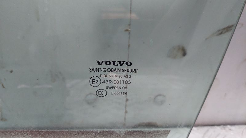 Стекло боковой двери - Volvo V50 (2004-2012)