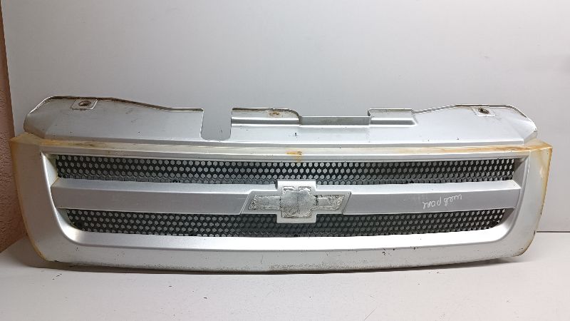 Решетка радиатора (капота) - Chevrolet Niva