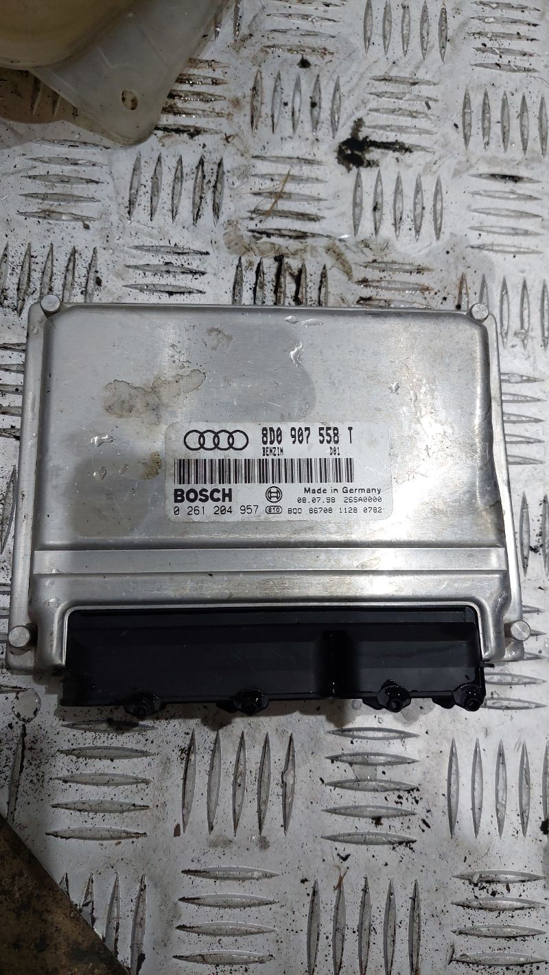 Блок управления ЭБУ (двигателя) - Audi A4 B8 (2007-2011)