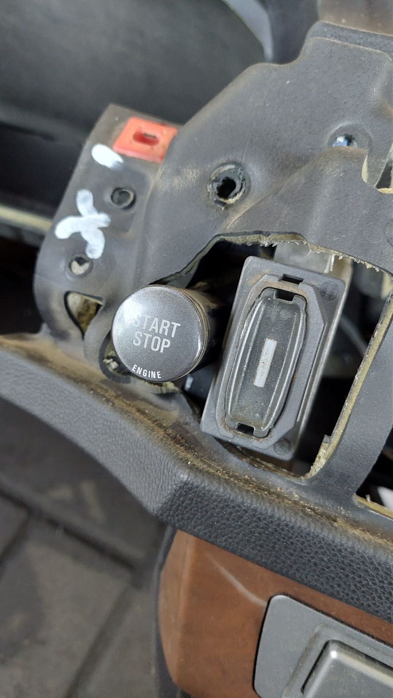 Кнопка Start/Stop - BMW 7 E65/E66 (2001-2008)