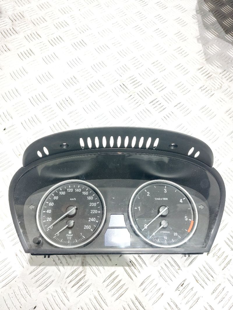 Щиток приборов (приборная панель) - BMW 5 E60/E61 (2003-2010)