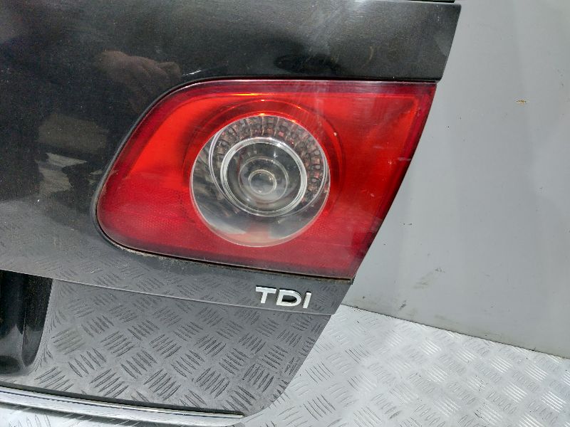 Фонарь крышки багажника - Volkswagen Passat 6 (2005-2010)