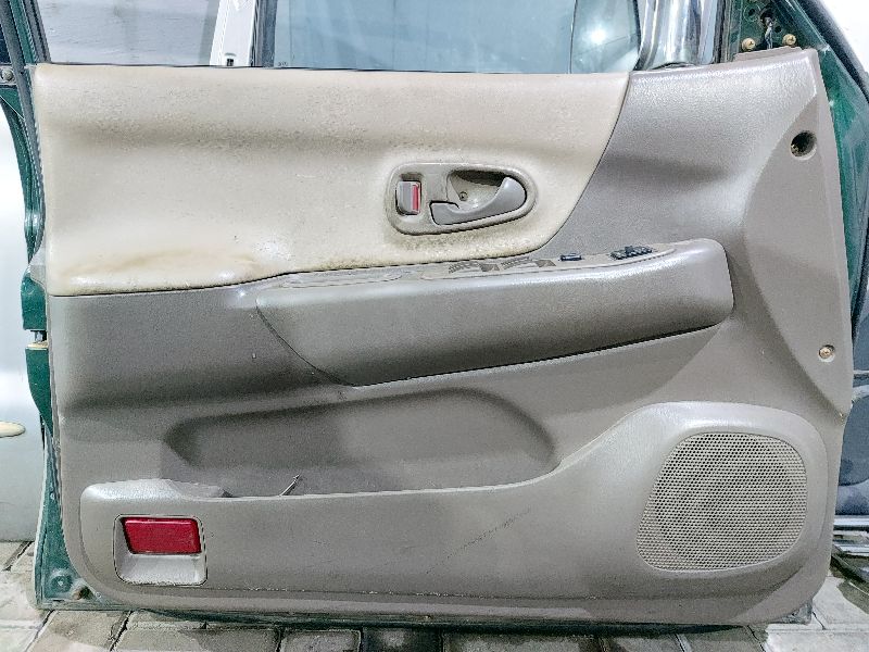 Обшивка двери (дверная карта) - Mitsubishi Pajero Sport (1996-2009)